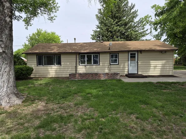 119 Canal St, Hershey, NE 69143
