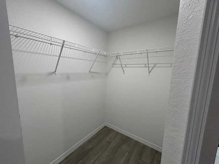 2014 Kismet Pkwy W — Photo 11