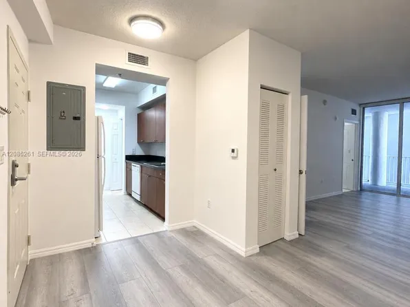 115 SW 11th St APT 704, Miami, FL 33130