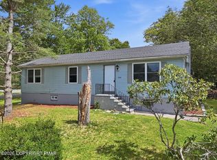 5358 Lockwood Dr, Tobyhanna, PA 18466