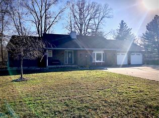870 E England Dr, Sullivan, IN