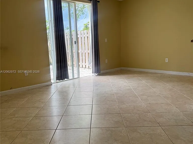 3064 SE 1st Dr #7 — Photo 4