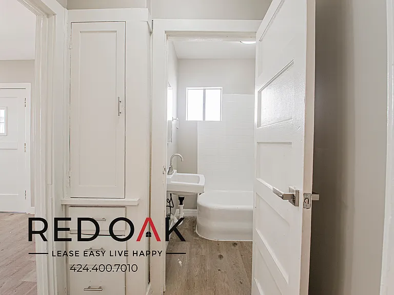 424 E 20th St #424.5 — Photo 18