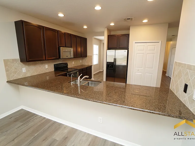 401 Savannah Preserve Loop — Photo 8