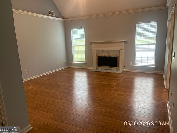 2nd image of 260 Rosewood Cir