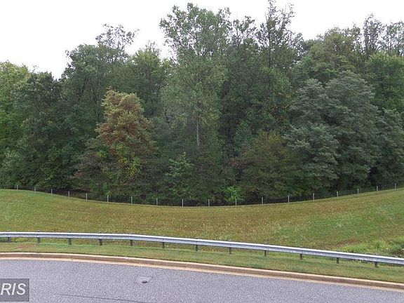 2nd image of 309J Willrich Cir #309J