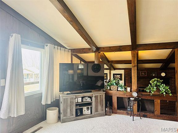 3rd image of 10 Ridgewood Dr