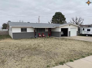 2916 Mountain View Dr, Carlsbad, NM 88220