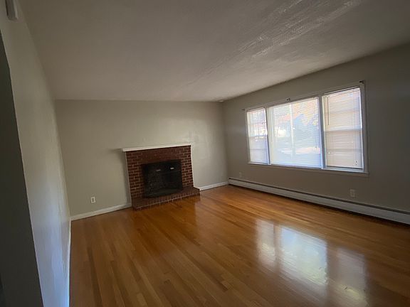 4th image of 1233 Oak Park Ave