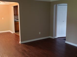 811 E Elza Ave, Hazel Park, MI 48030