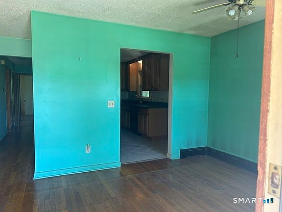 4th image of 5 Maple Court