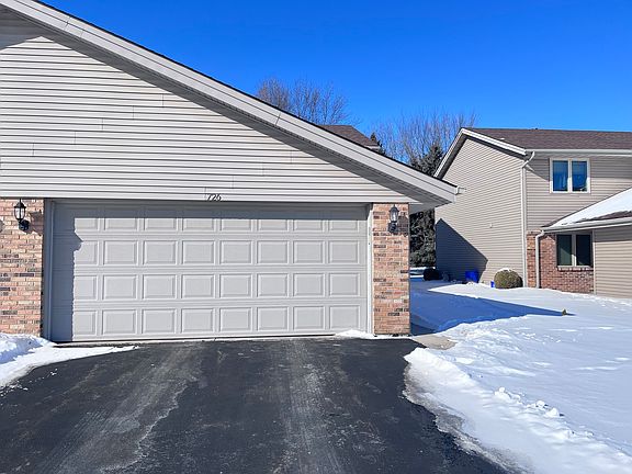 2nd image of 726 Tulip Ln