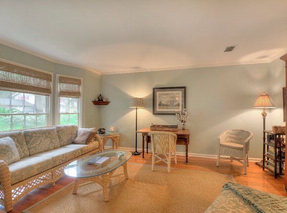 2nd image of 208 Hermitage Way