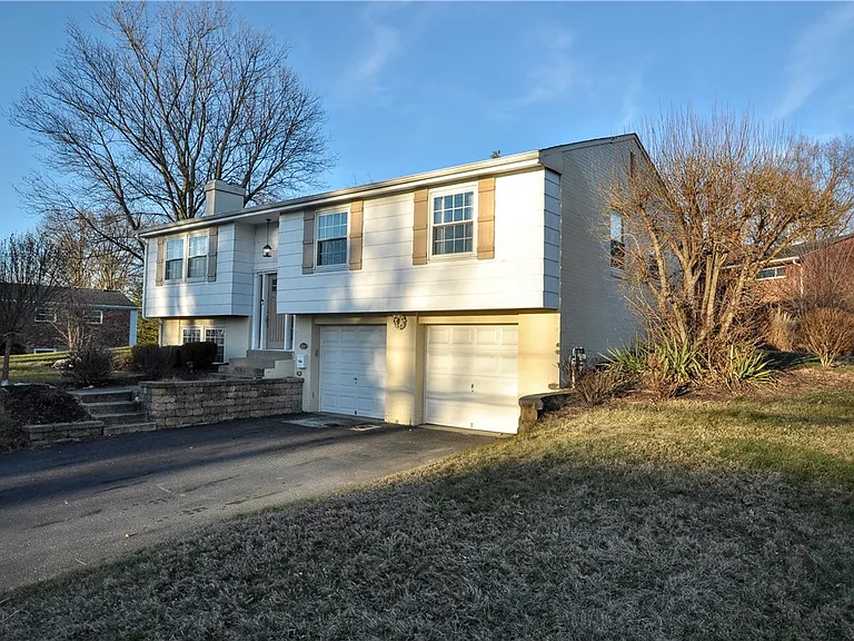 1313 Star Ridge Dr — Photo 2