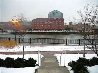 5th image of 187 Christina Landing Dr