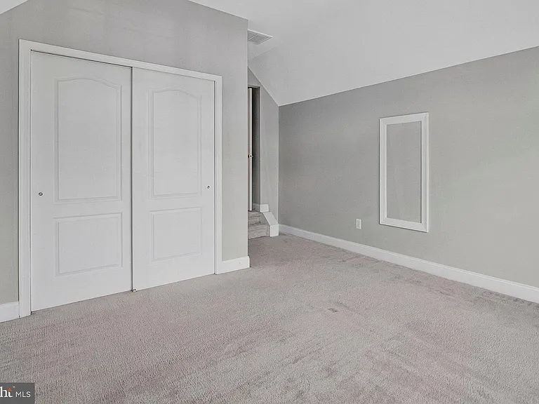 5834 Seven Pines Ct — Photo 38