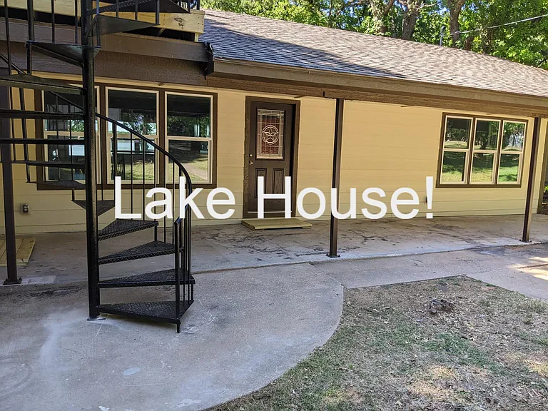 7464 Love Cir — Photo 40