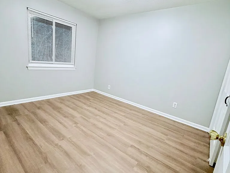 3328 Pinewood Ave — Photo 22