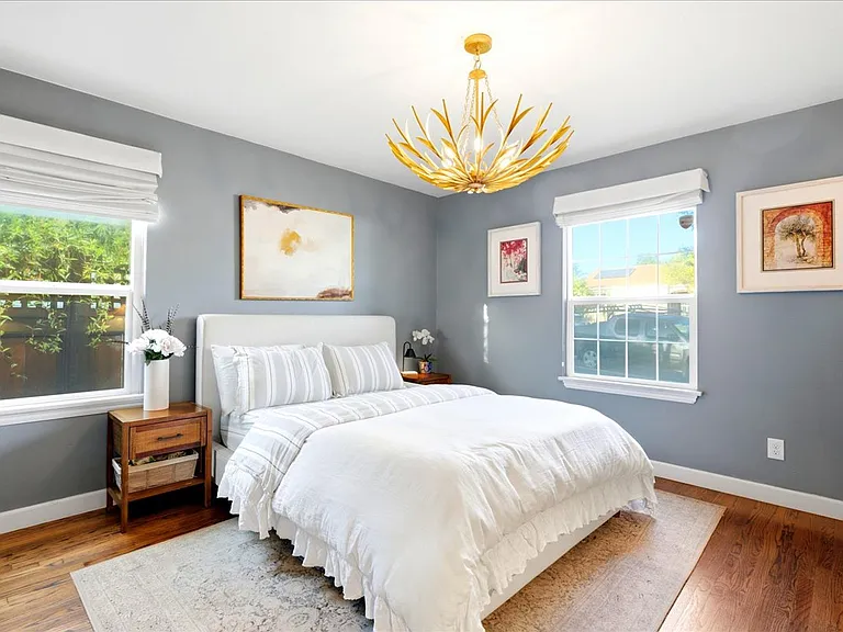 4526 Euclid Ave — Photo 18