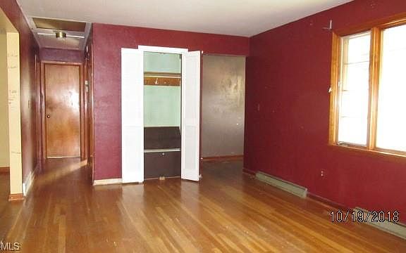 3rd image of 3037 Ashland Ave