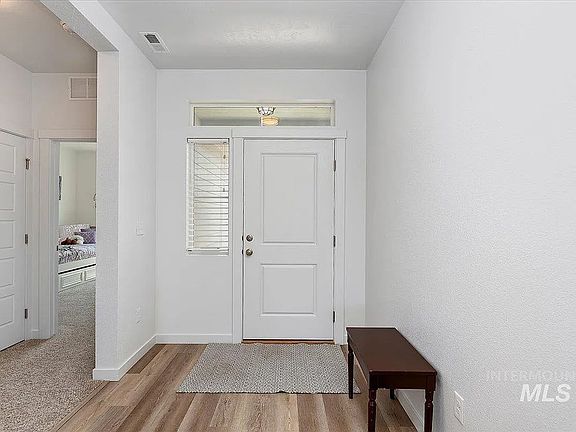 3rd image of 2934 W Silver Riv