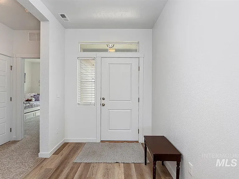 2934 W Silver Riv — Photo 3