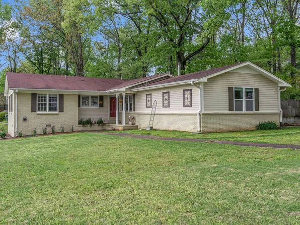 401 Pawnee Trl SE, Huntsville, AL 35803
