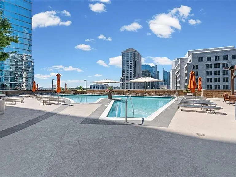 1080 Peachtree St NE #2110 — Photo 33
