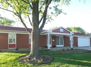 300 Dunbar Ct, Streamwood, IL