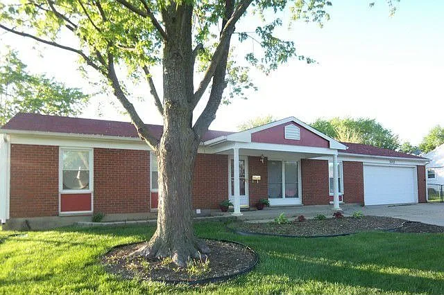 300 Dunbar Ct photo 1