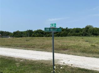 69 Willow Ln, Linn Valley, KS 66040