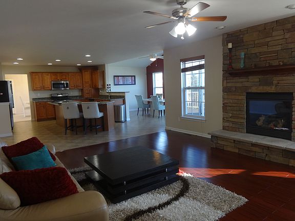 3rd image of 3201 Evans Way