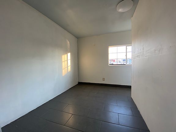 3rd image of 1609 S Chester Ave