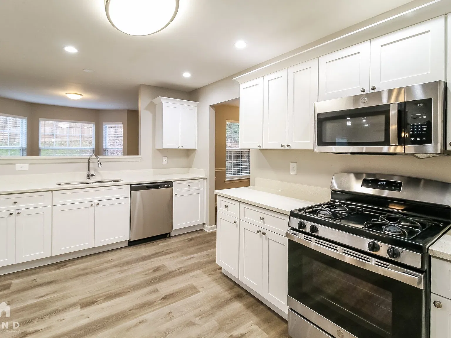 4 bed, 2.5 bath, 2754 sqft, $2,315 — Photo 2