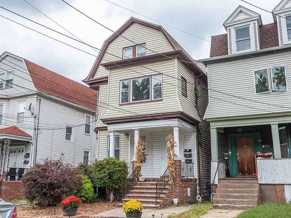 40 Olive St #2