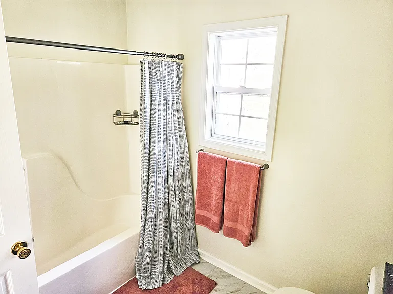 1585 Cedar Springs Cir — Photo 22