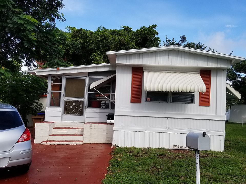 1st image of 4902 NW 1st Ter