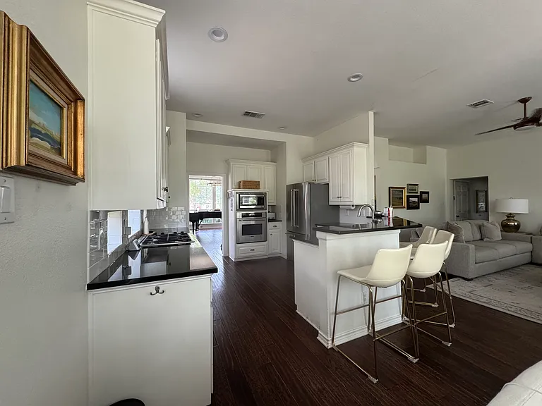 3569 Boxwood Dr — Photo 4
