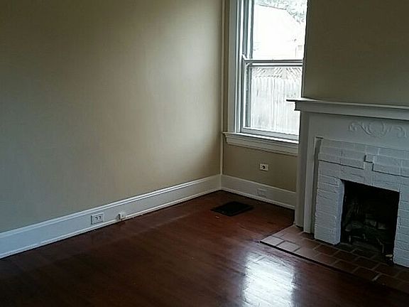 4th image of 1633 Larch Ave