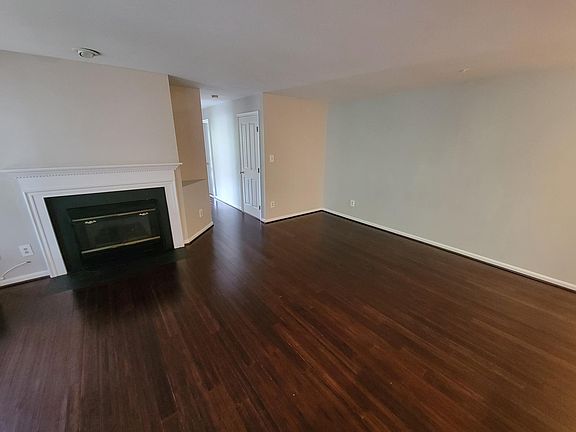 5th image of 4112 Monument Ct Unit 204