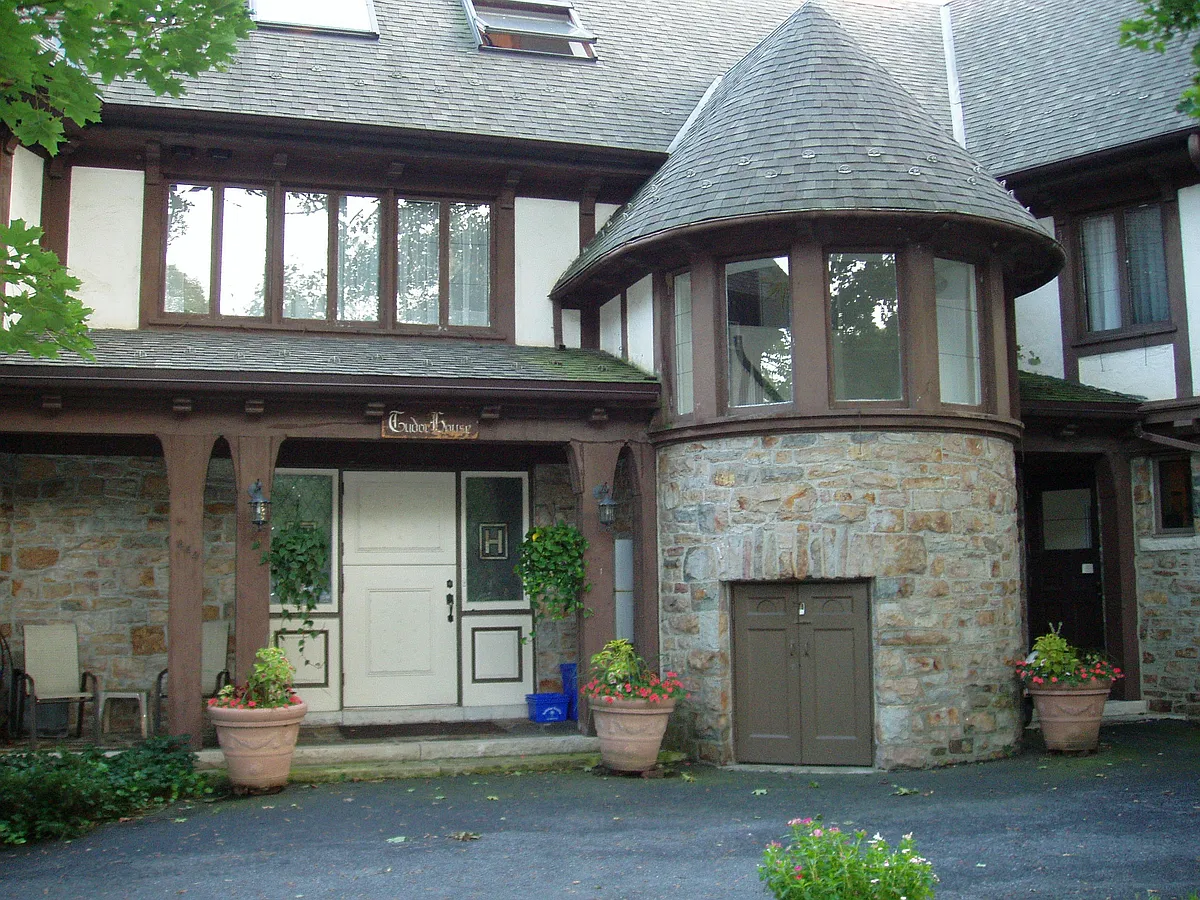 Front of The Tudor House - 444 W 3rd St #9
