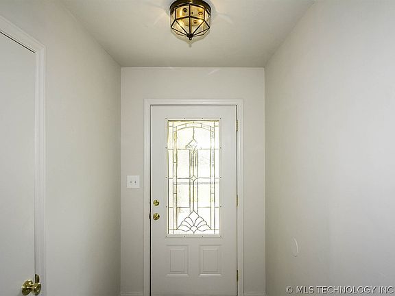 5th image of 2526 S 104th East Ave