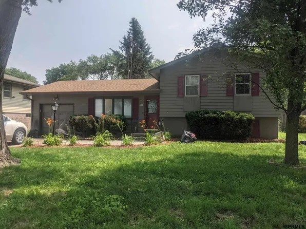 4717 N 96th St, Omaha, NE 68134