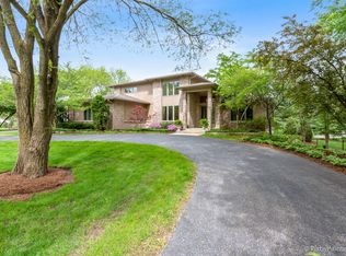 6N159 Ferson Woods Dr, St Charles, IL 60175