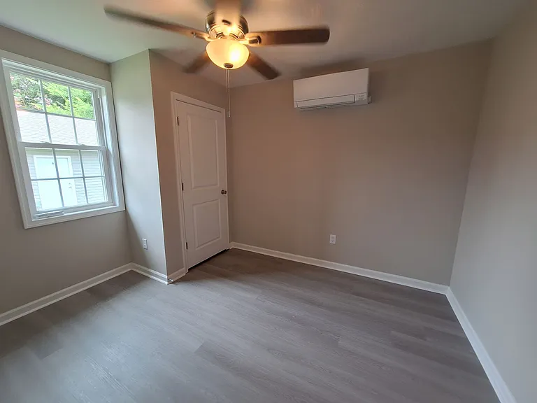 1814 Kecoughtan Rd — Photo 7