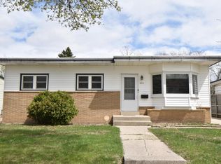 3870 N 84th St, Milwaukee, WI 53222