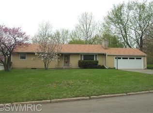 323 E Glenguile St, Parchment, MI 49004