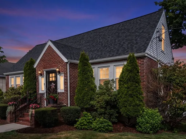25 Piermont St, Watertown, MA 02472