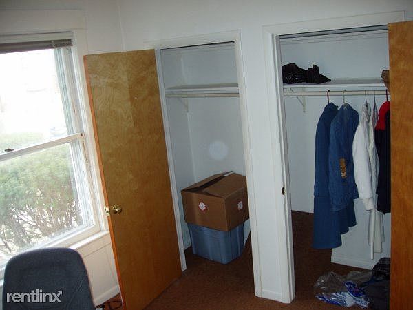 818 1 bedroom closets