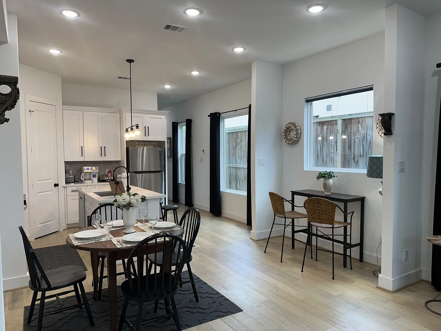 1711 Ruth Street - A — Photo 3